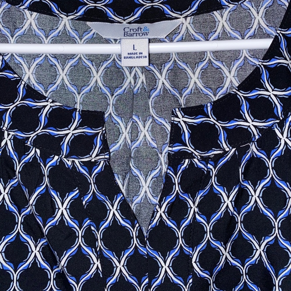 Classy Patterned Blouse - Picture 2 of 3